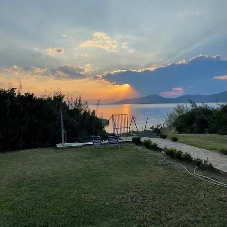 Tatil Evi Seaside With Private Football Pitch Nea Styra