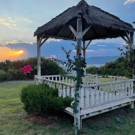 Tatil Evi Seaside With Private Football Pitch *