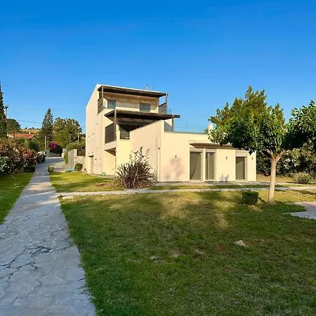 Seaside With Private Football Pitch Tatil Evi Nea Styra
