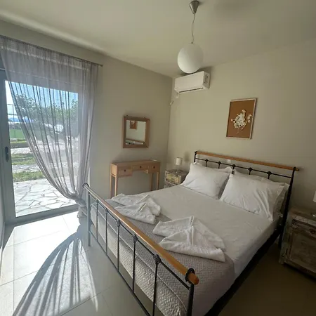 Semesterbostad Seaside With Private Football Pitch